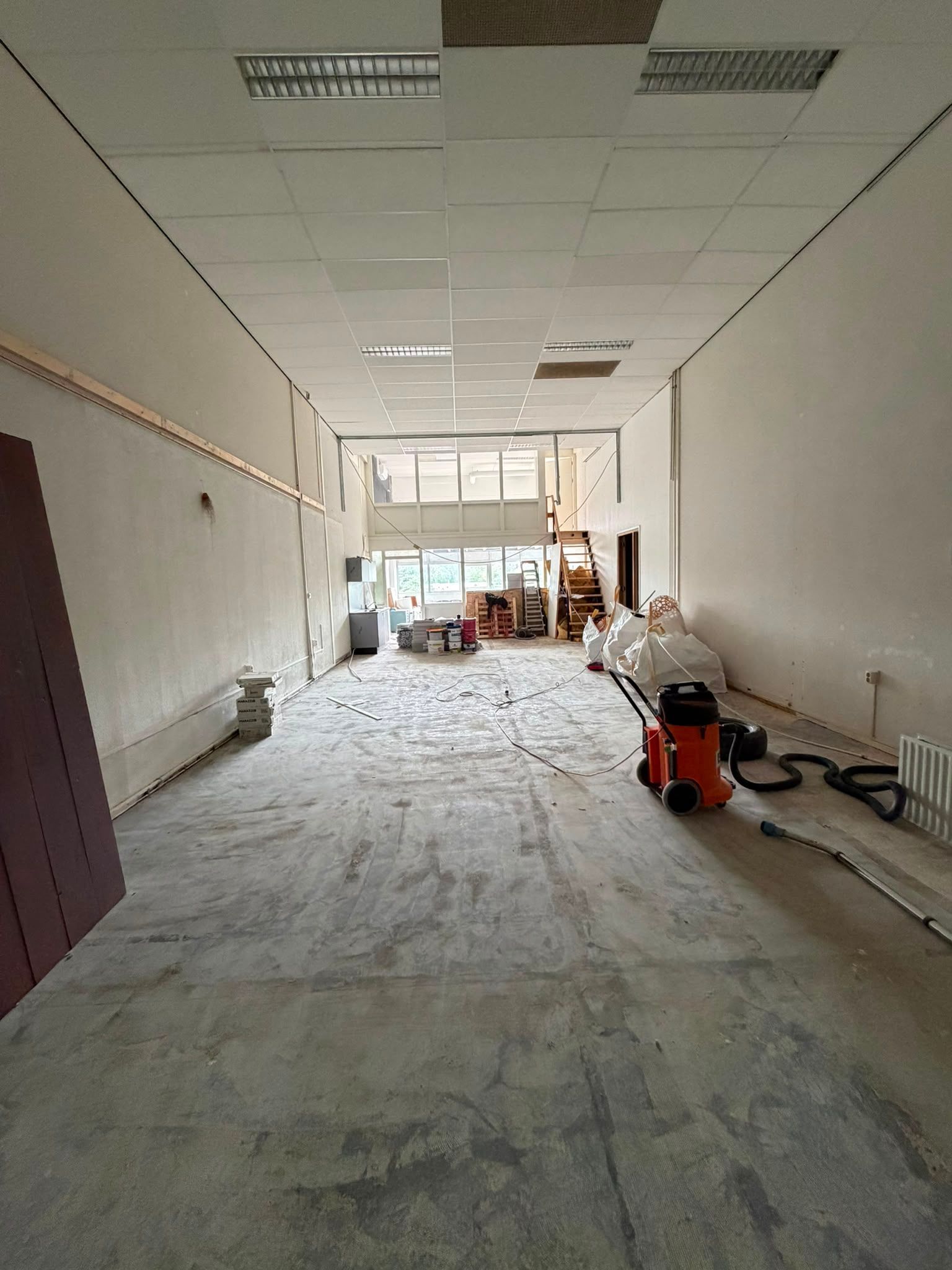 Neutronstraat 7-14 Unit 2 tijdens de verbouwing, juli 2026