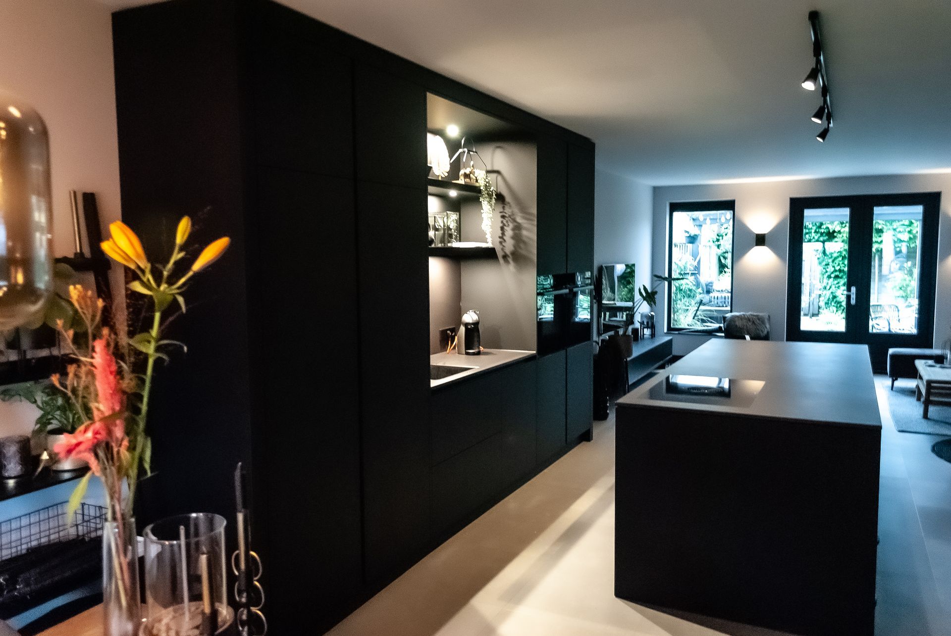 keuken maatwerk modern design arpa fenix querkus eiken fineer massief rubio monocoat kledingkast vervest interieurbouw bergeijk eersel bladel heeze nuenen valkenswaard eindhoven tilburg shertogenbosch utrecht amsterdam den haag