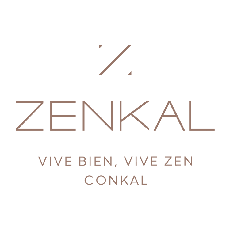 Logotipo de ZENKAL en color marrón con el eslogan “Vive bien, vive zen conkal”