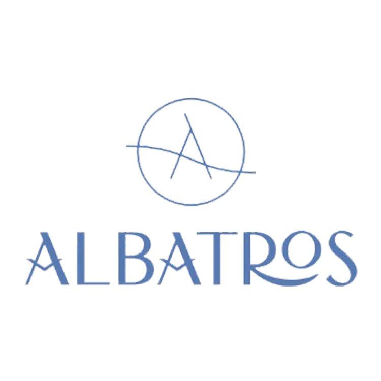 Logotipo azul de ALBATROS con un emblema circular sobre la marca denominativa.
