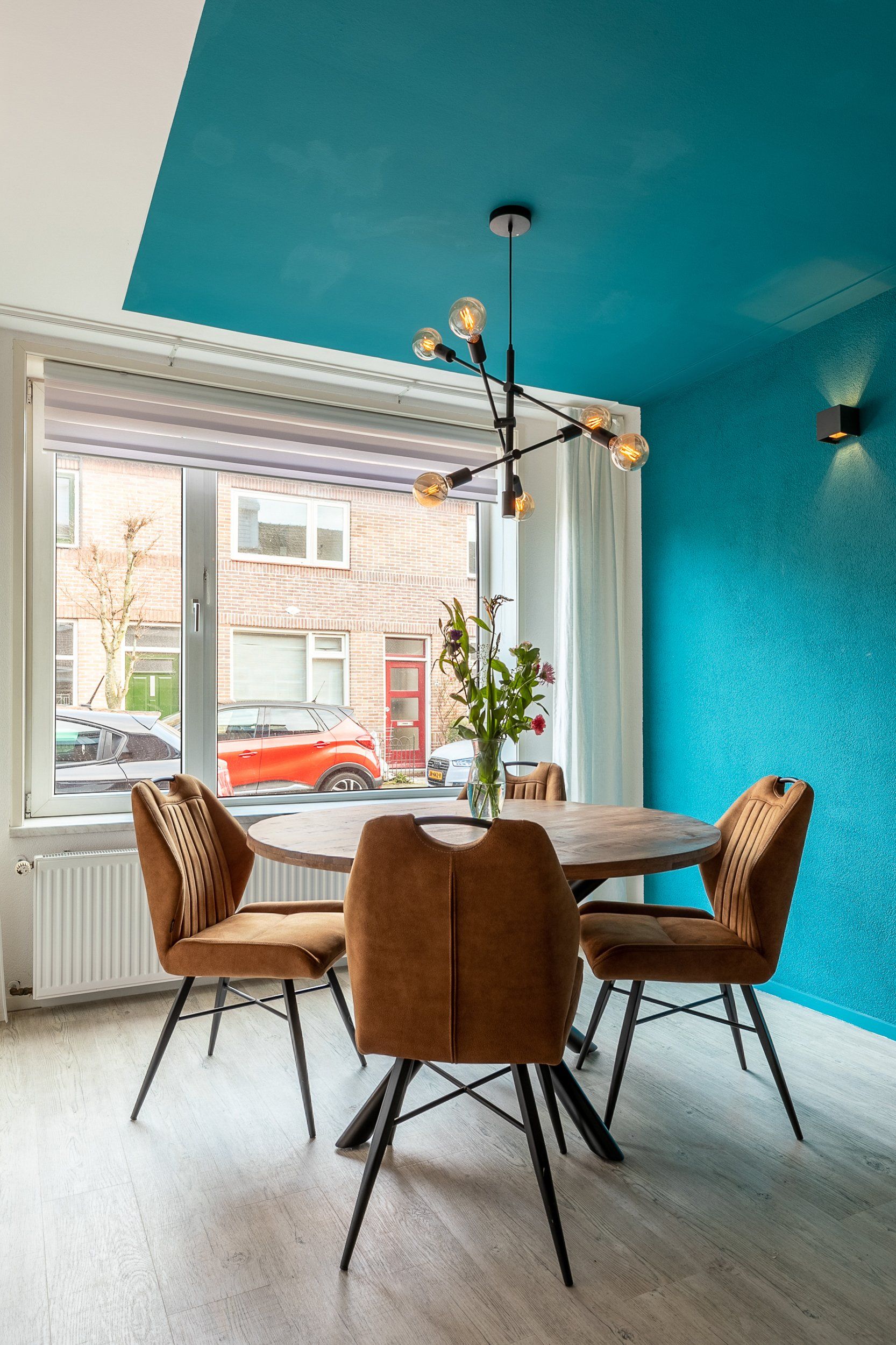 petrol blauw plafond in kleur