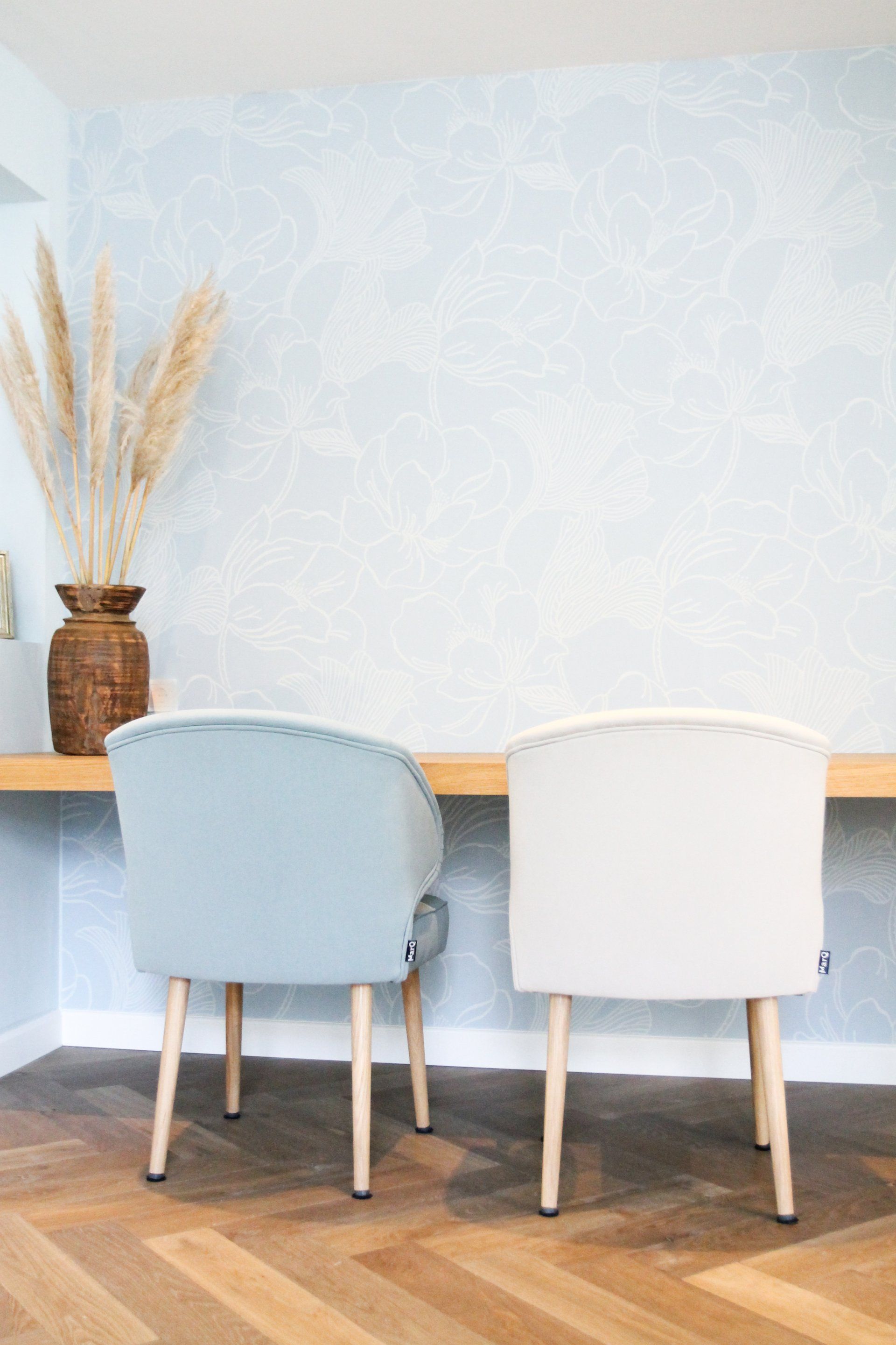 Behang Farrow and Ball licht blauw