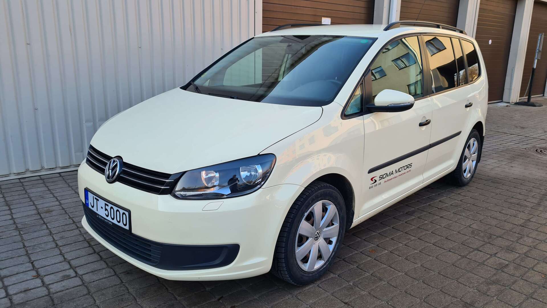 VW Touran, aренда aвтомобиля