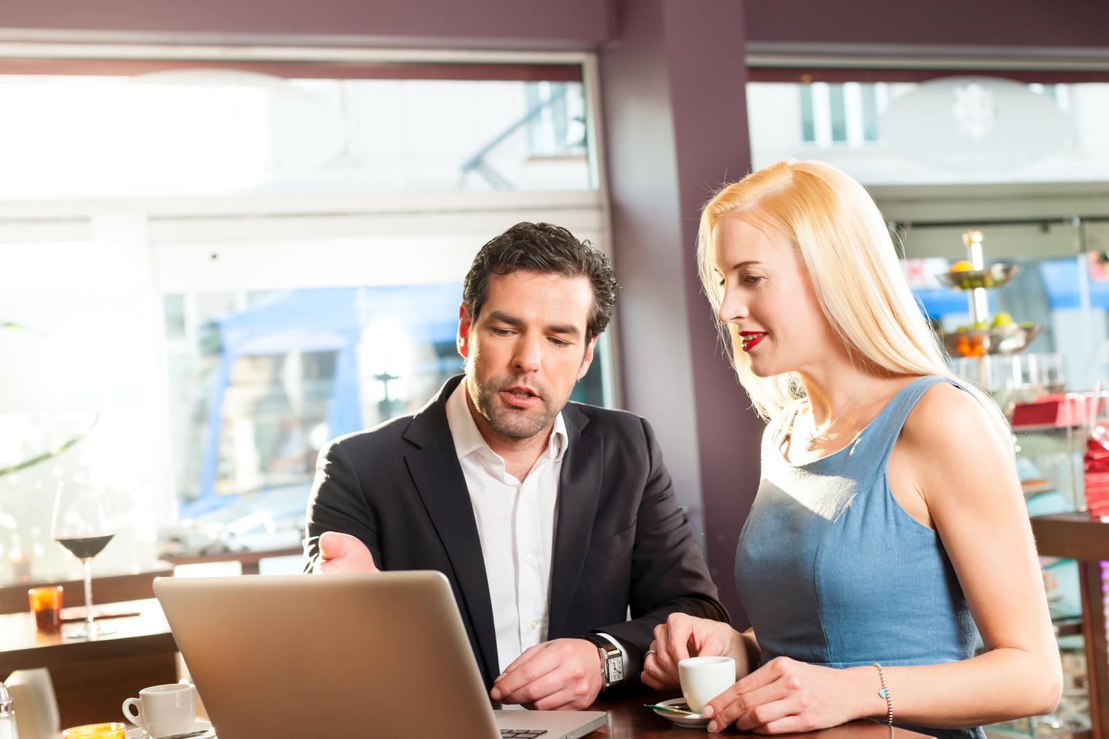 woman looking at the laptop