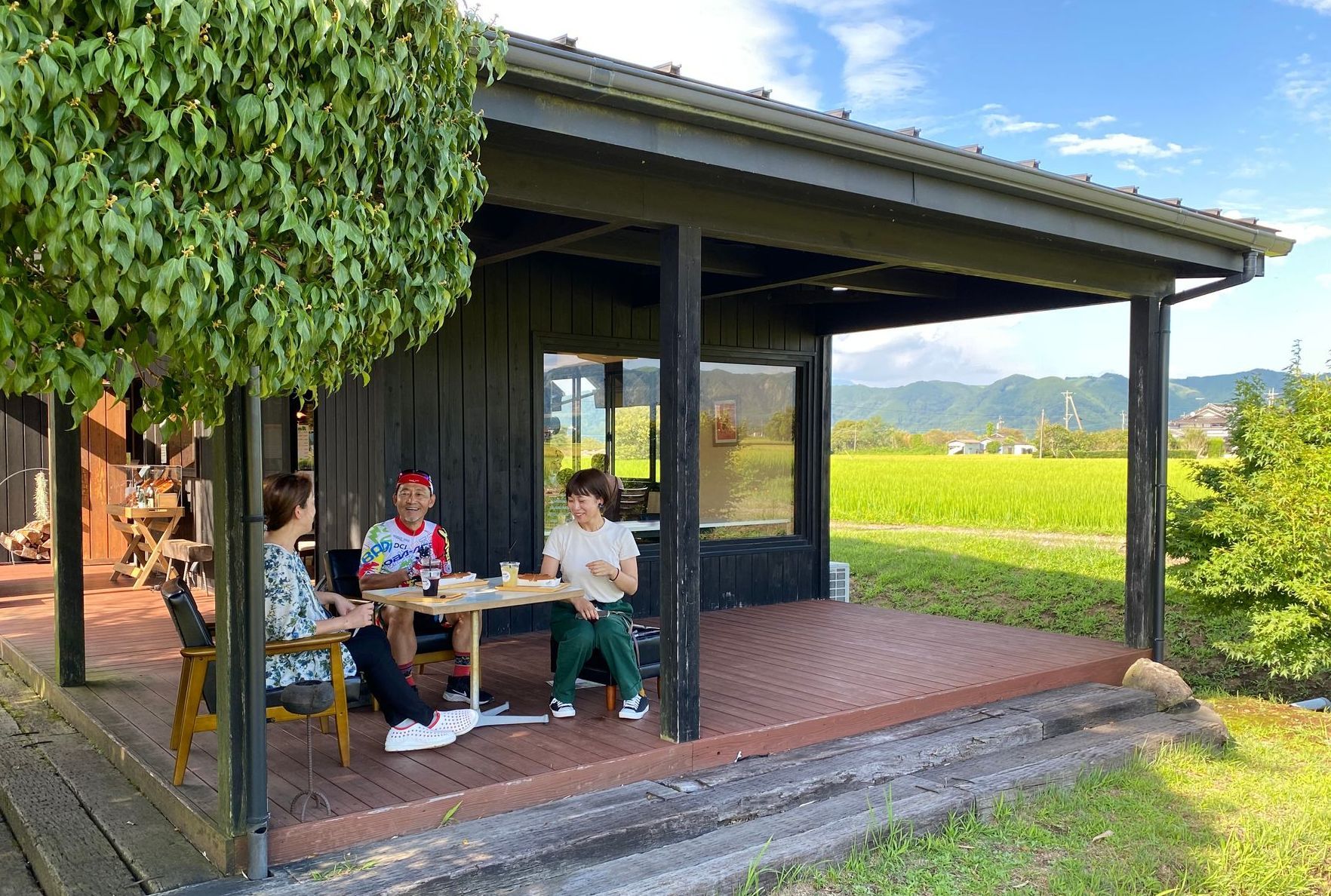 通訳案内士 (Tsūyaku Annaishi) blends expertise and care to turn each moment into a cultural experience worth savoring.