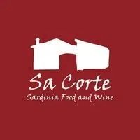 Logo del ristorante Sa Corte su sfondo rosso. Sagoma bianca di un edificio con il nome