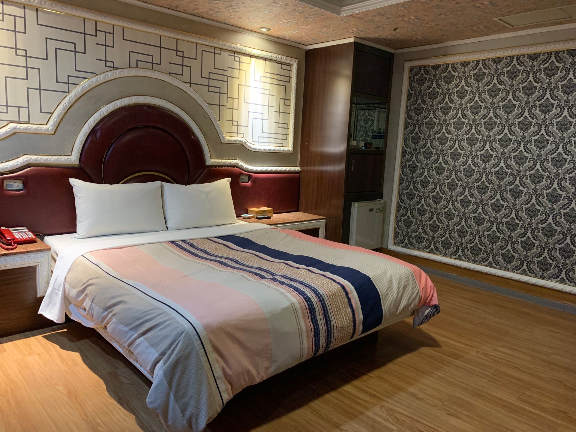 economy room