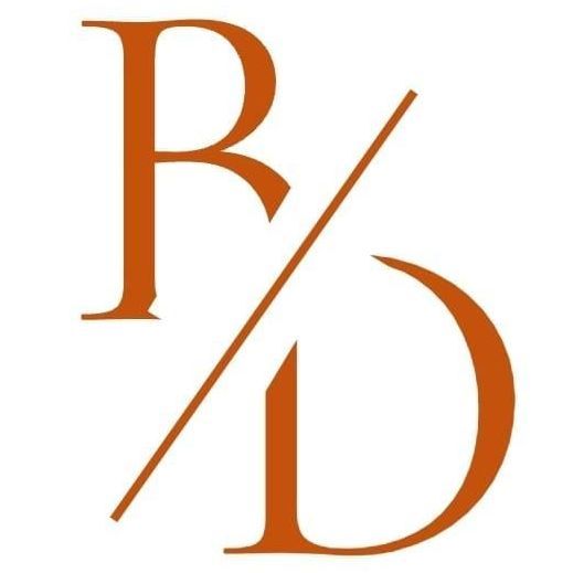 A logo for a company called bdHomesUK b / d