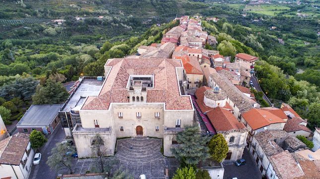 città