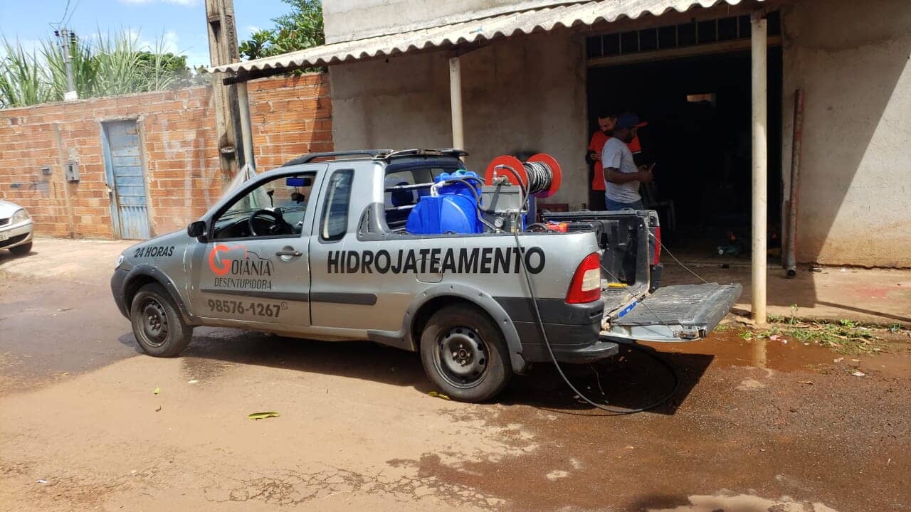 Foto: carro da Goiânia Desentupidora