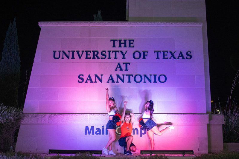 UT San Antonio Main Entrance Photo