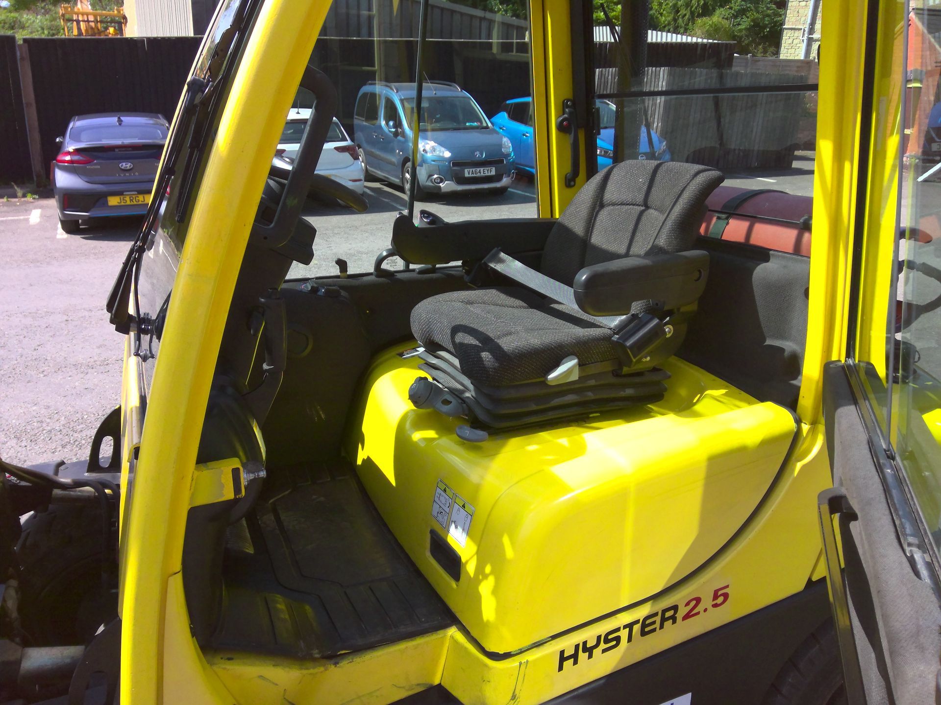 Yellow forklift truck for hire or sale from RJ Hall Forklifts Kidderminster