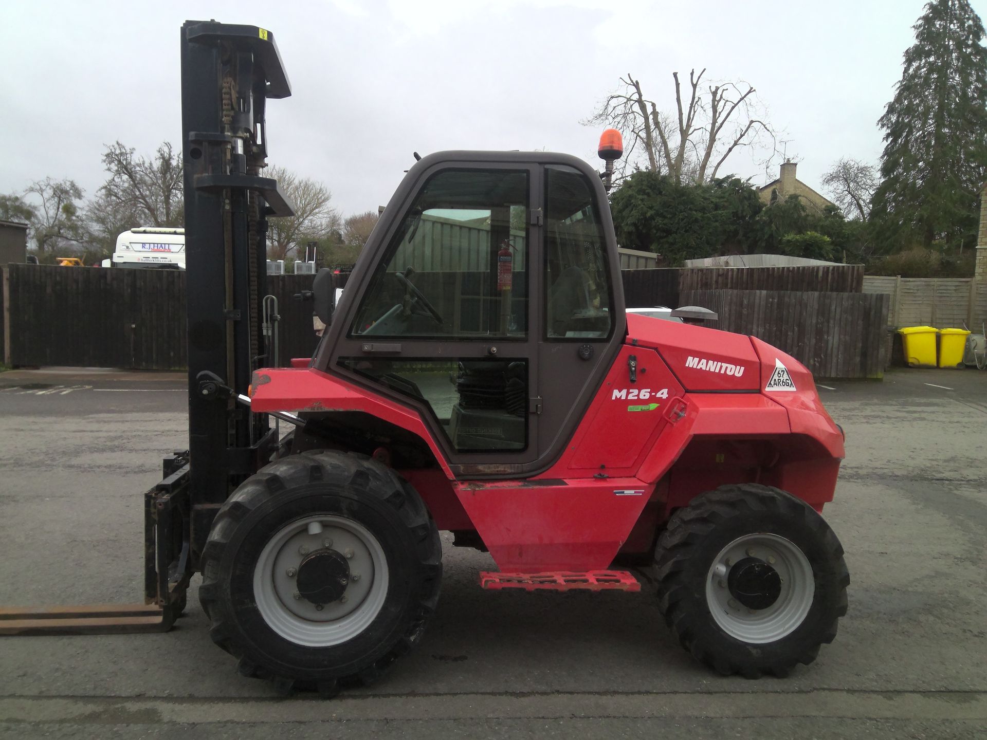 Manitou m26-4 masted forklift