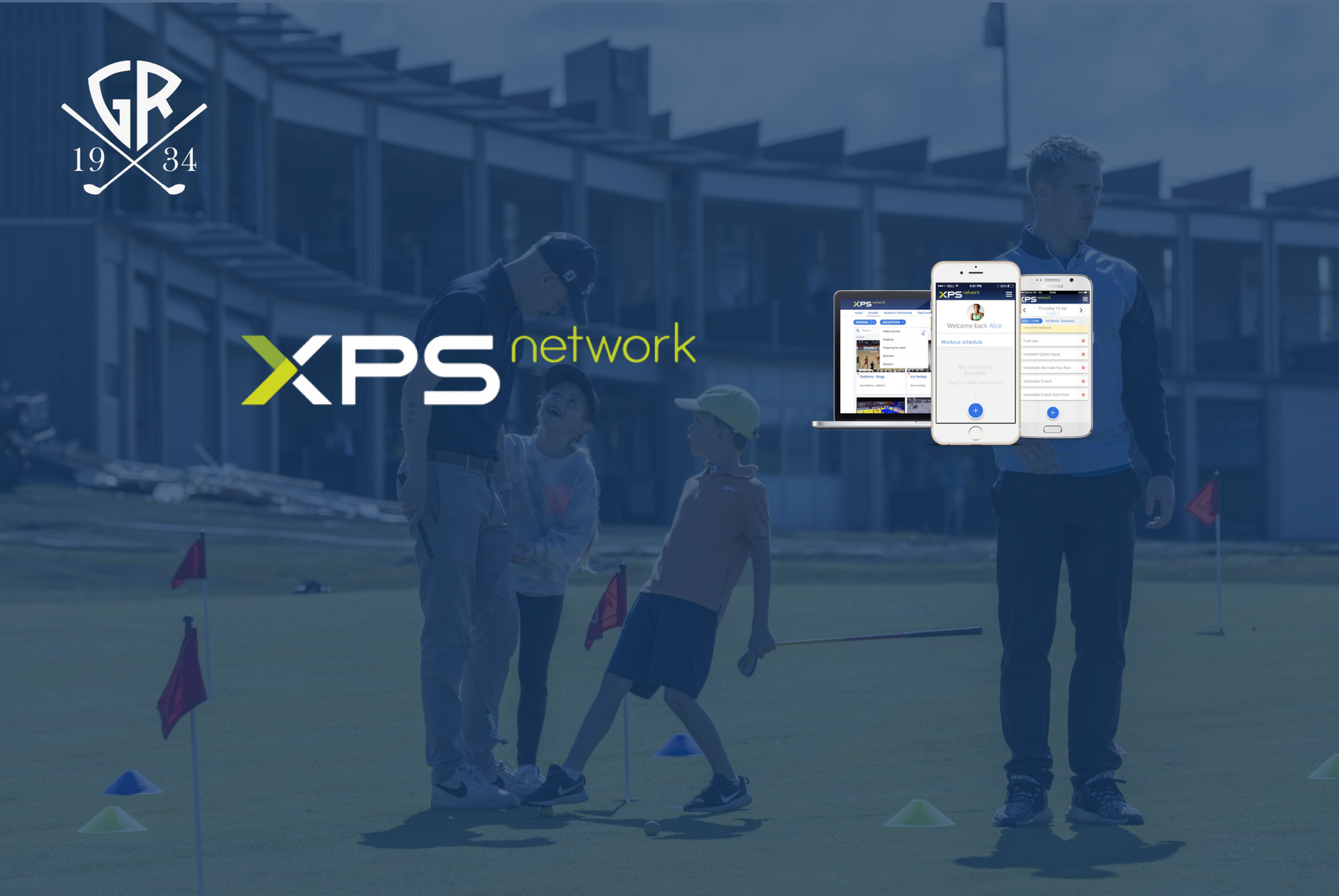 Kynningarmynd með XPS netmerki yfir fótboltavelli og uppdrátt af snjallsímaforriti