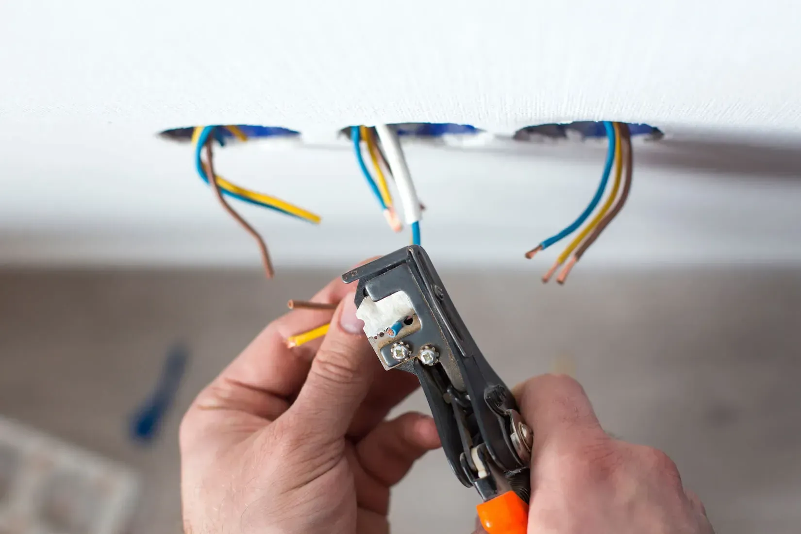 Electrician Cost in Colorado Springs