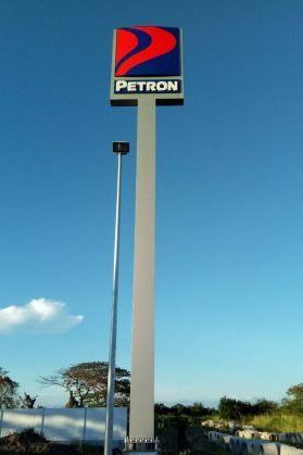Get a High-Visibility Pole Sign That Brings in Customers