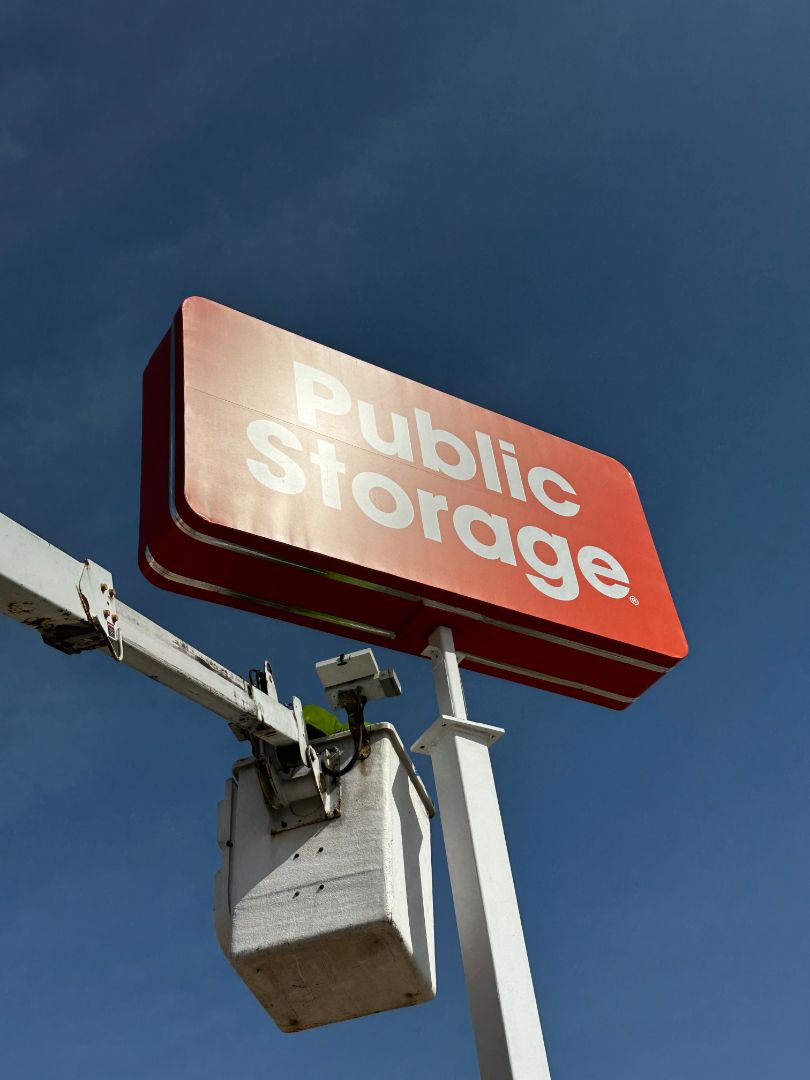 Pole Sign Maintenance & Repairs