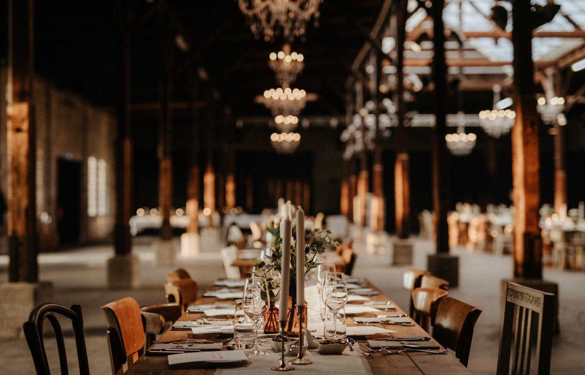 Gedeckter Tisch in der Eventlocation Gare du Neuss