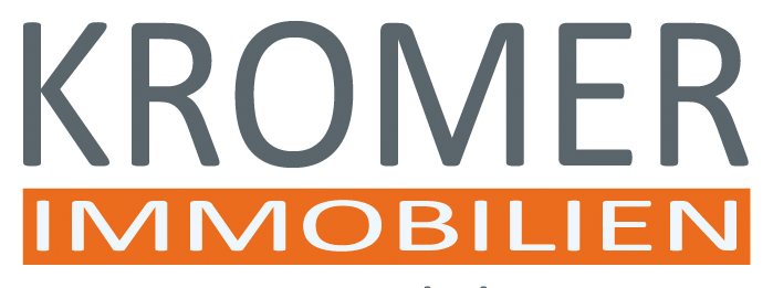 KROME IMMOBILIEN-Logo in Grau und Orange mit stilisierter Hausdachlinie