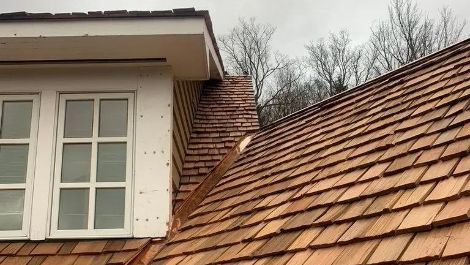 Cedar shake roofing on a home in Vermont