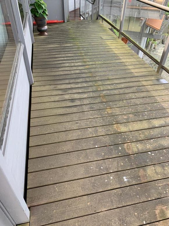 Pressure washing service