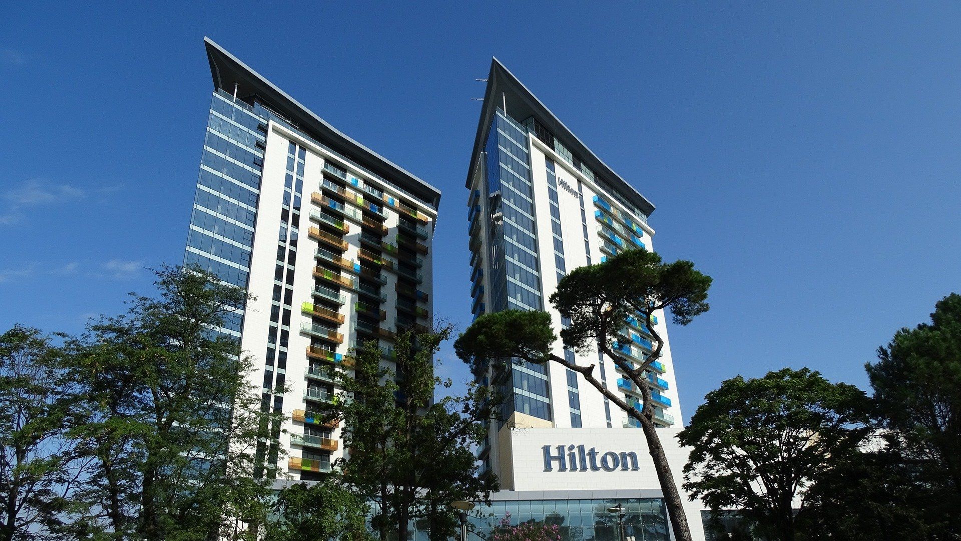 hotel pressure washing