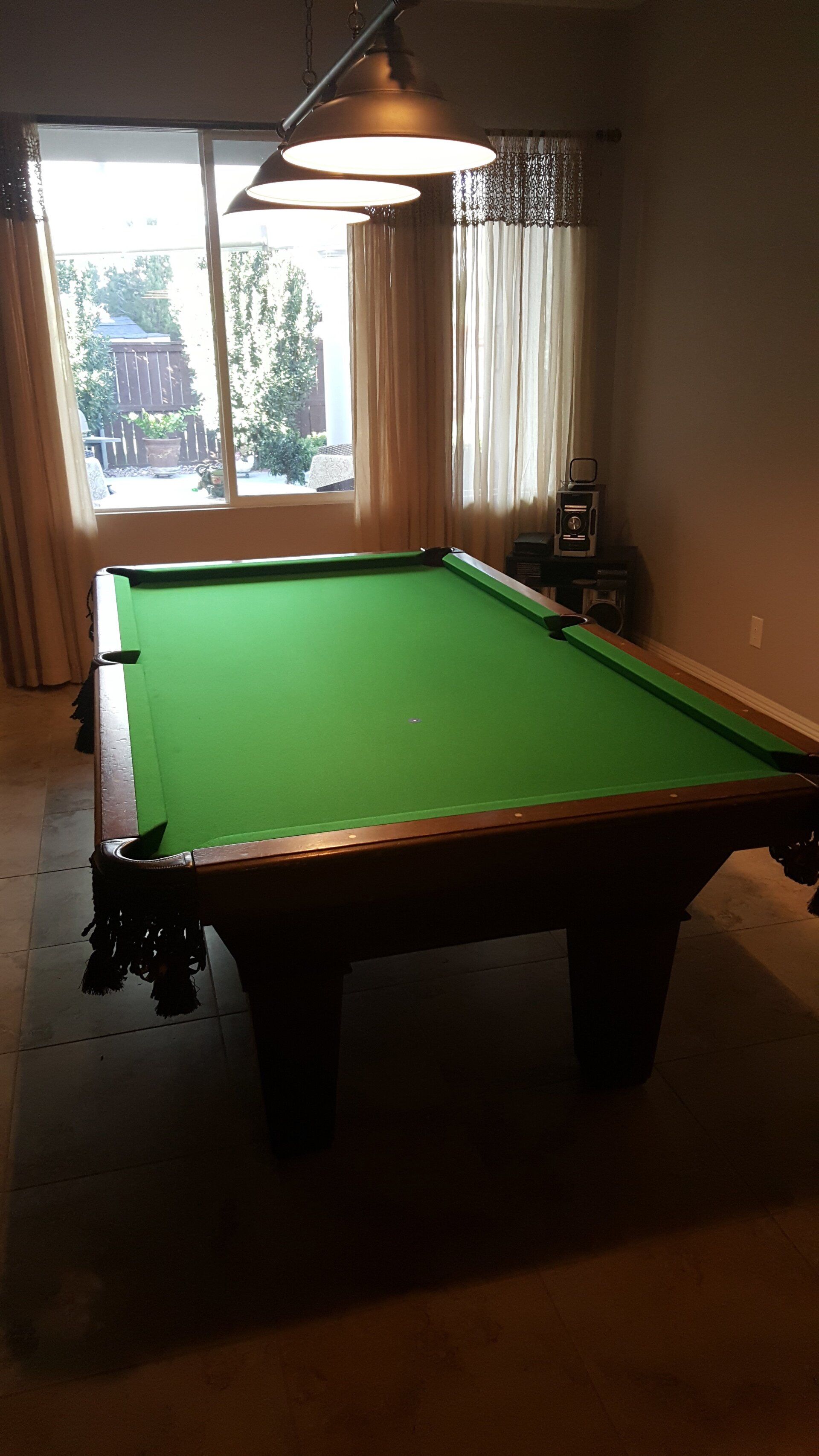 pool table green