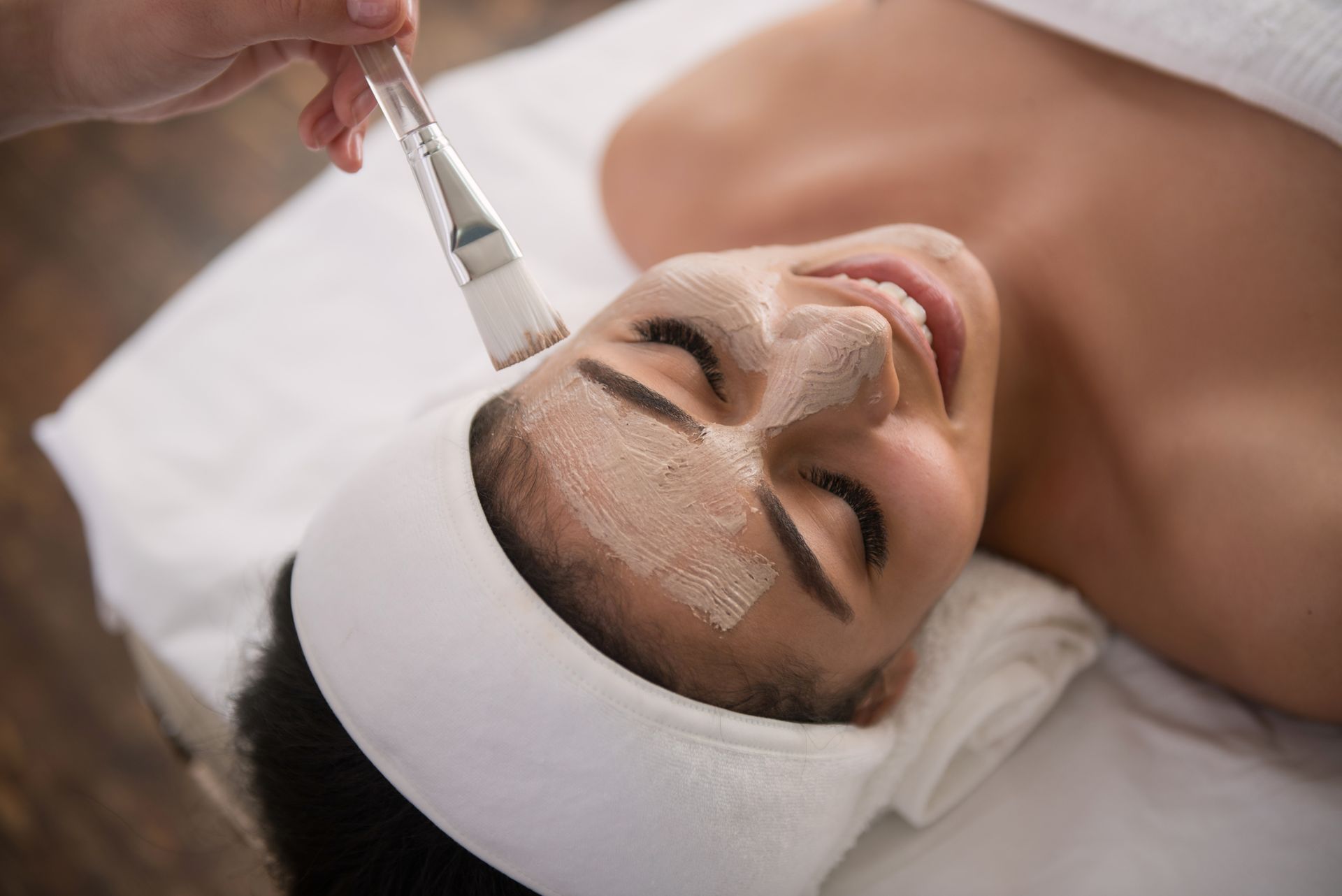 Professional facial spa service provider delivering relaxing facial treatments for glowing skin.