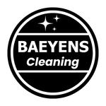 Een zwart-wit logo voor baeyens cleaning.