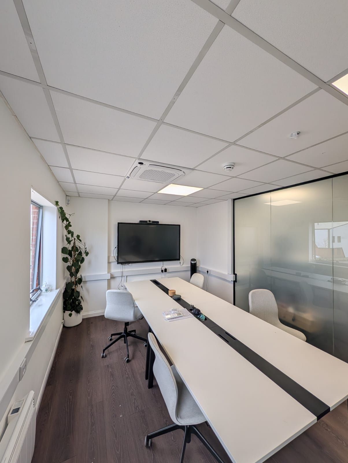Commercial air conditioning installation