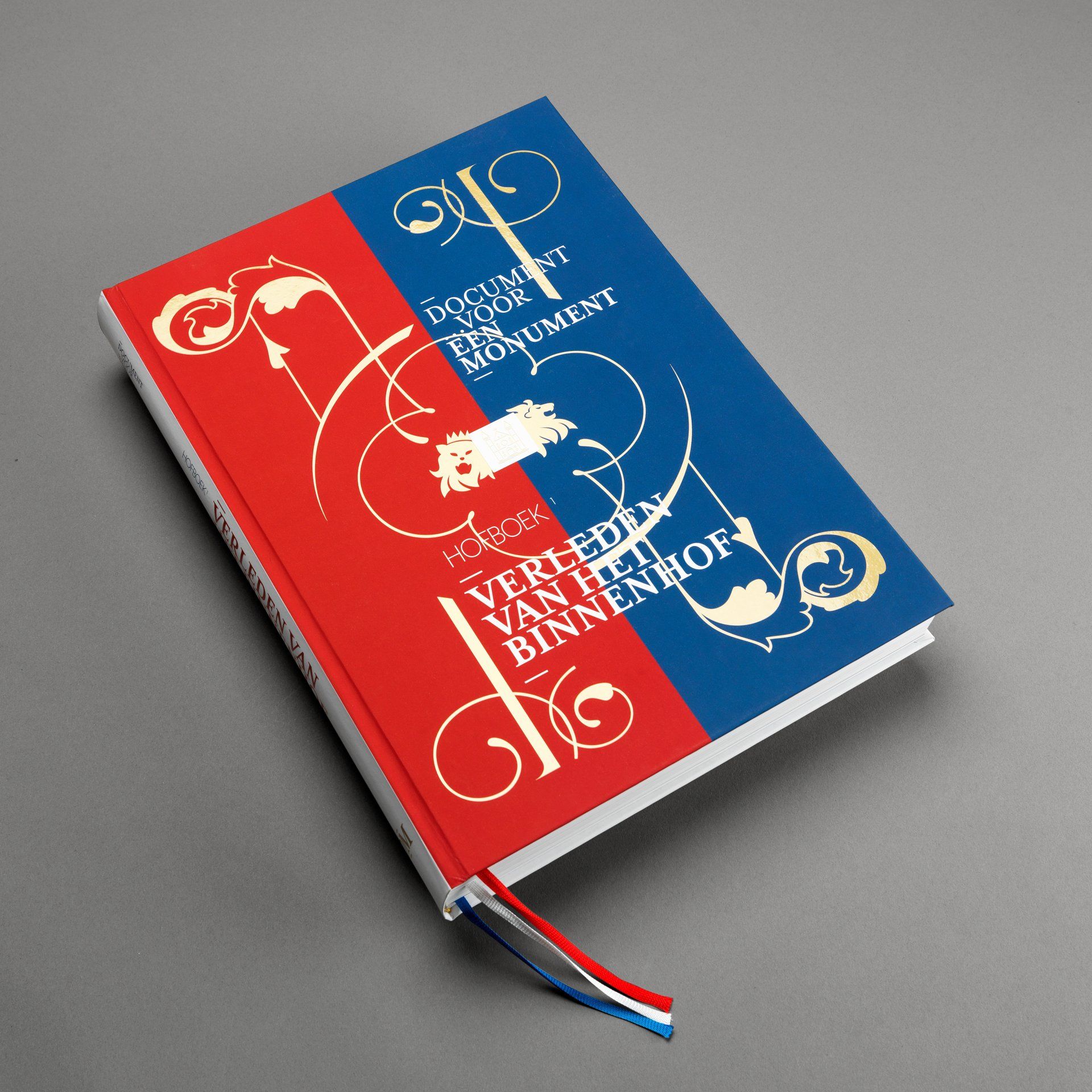 Dick Holthuis fotograaf en initiatiefnemer van Document voor een Monument.  Hofboek 1.