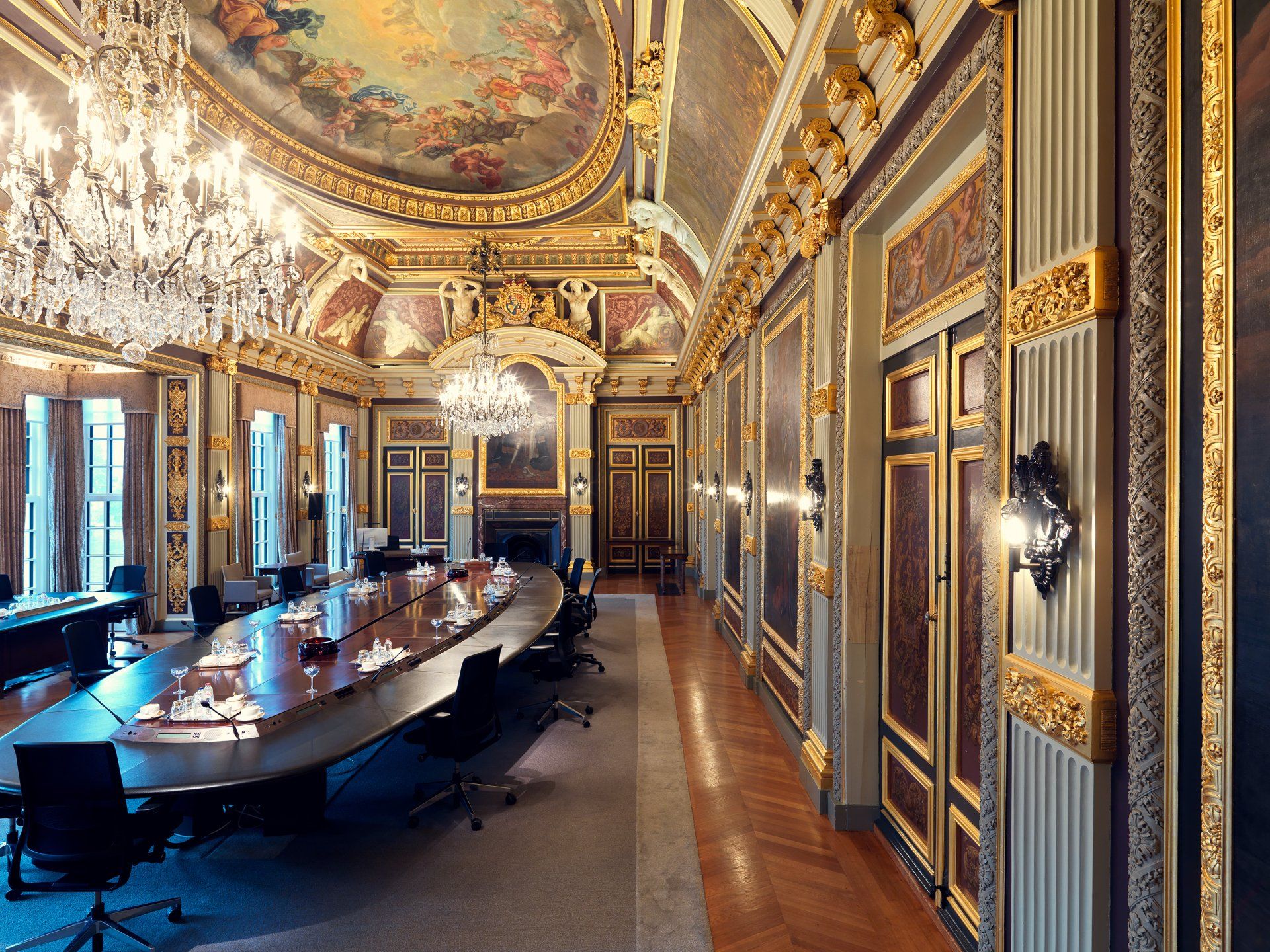 Dick Holthuis fotograaf van Document voor een Monument. Trêveszaal in het ministerie van Algemene Zaken. 2021