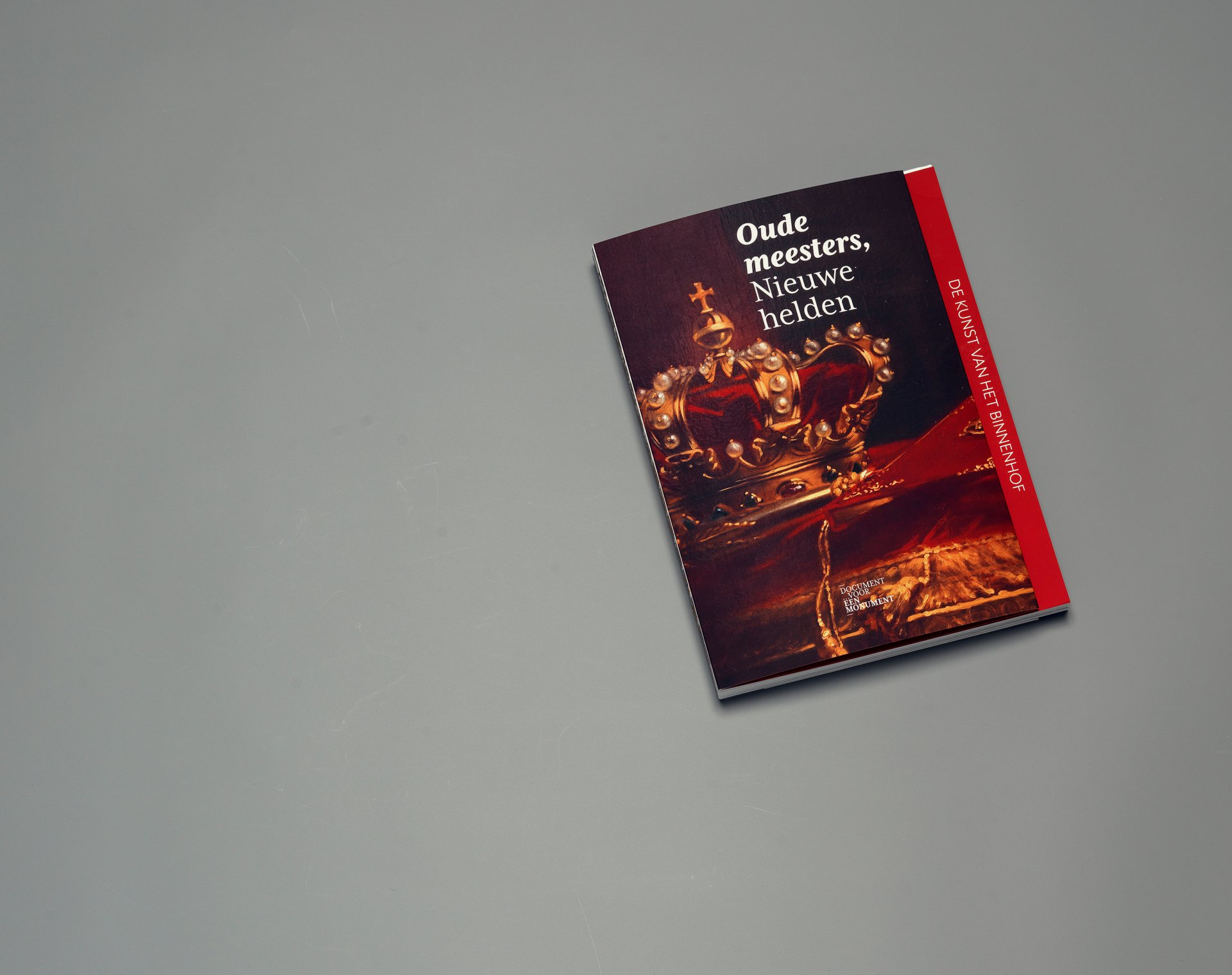 Dick Holthuis fotograaf en initiatiefnemer van Document voor een Monument. Boek De Kunst van het Binnenhof.