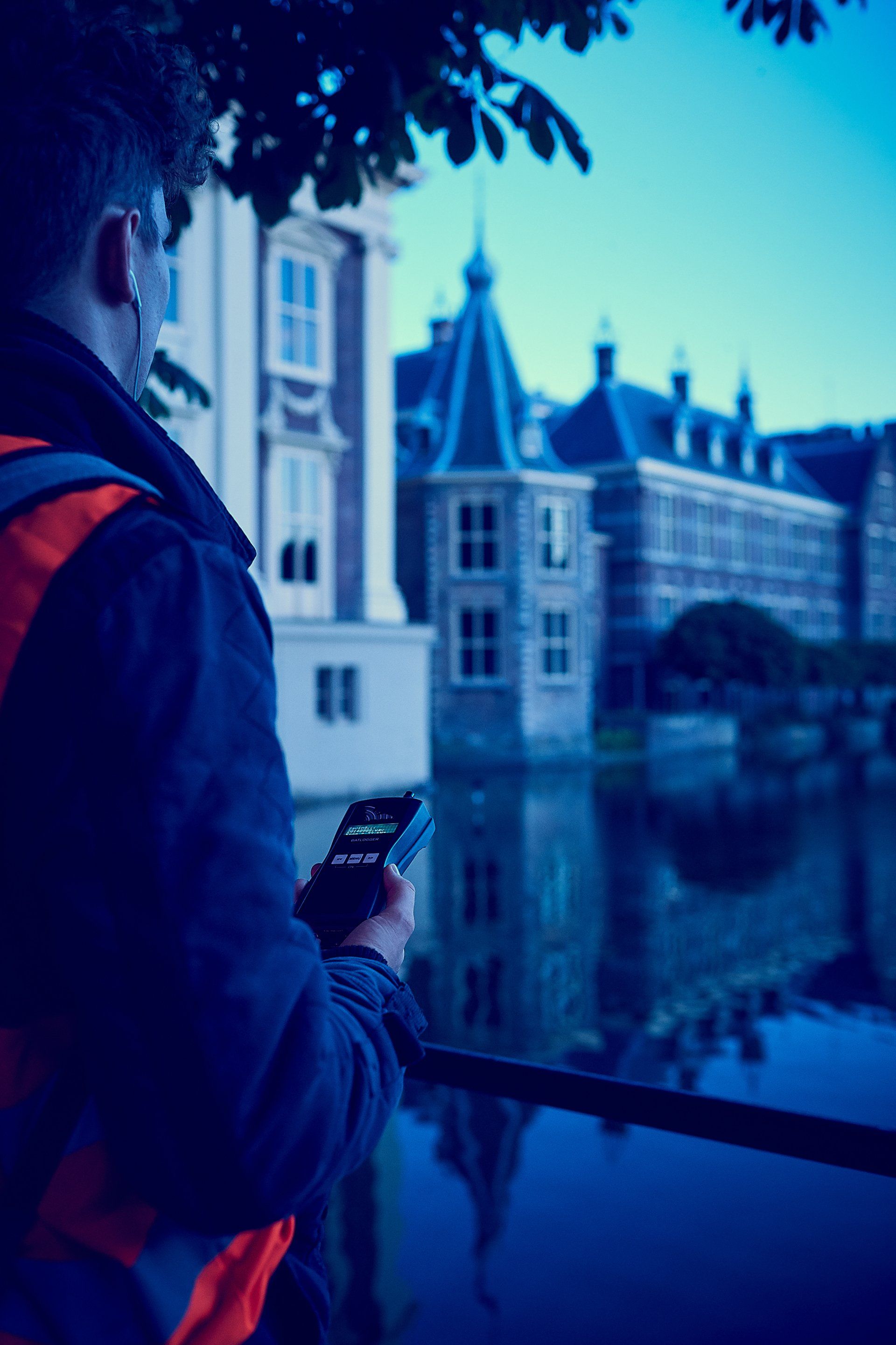 Dick Holthuis fotograaf van Document voor een Monument.  Ecologisch onderzoek naar vleermuizen op het Binnenhof. 2018