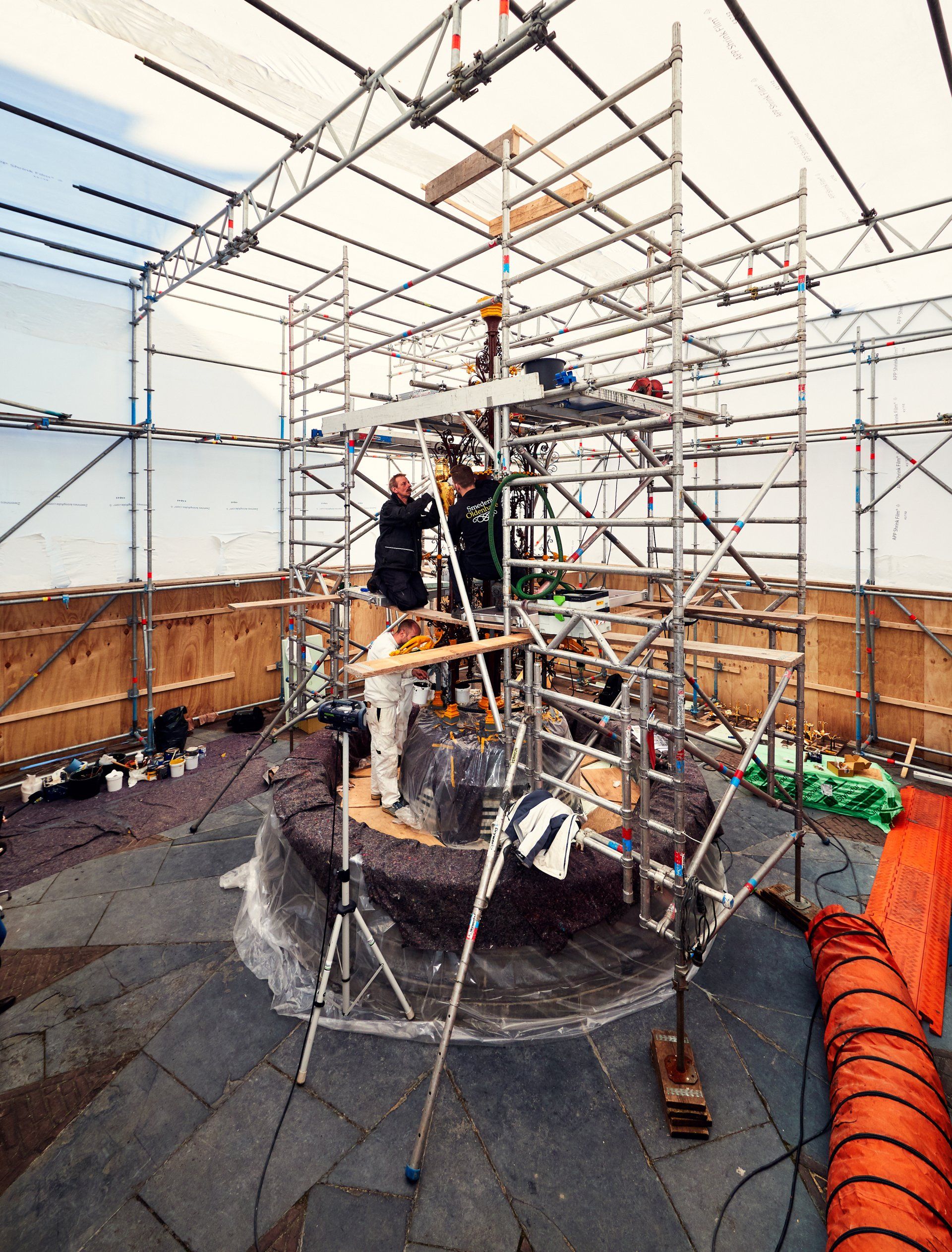 Dick Holthuis fotograaf van Document voor een Monument. Renovatie van de fontein op het Binnenhof. 2018.