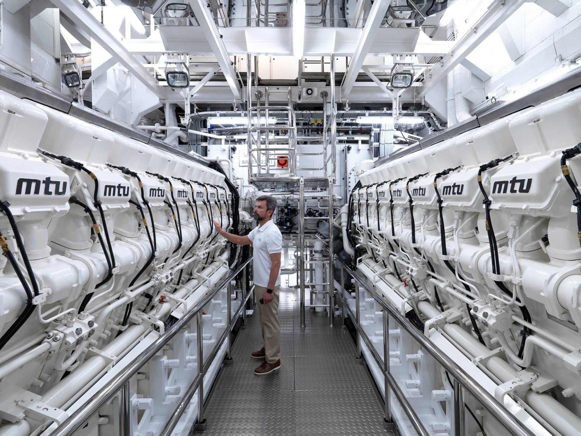 141m M/Y Yas Engine Room. ©Dick Holthuis International Yacht Photographer.