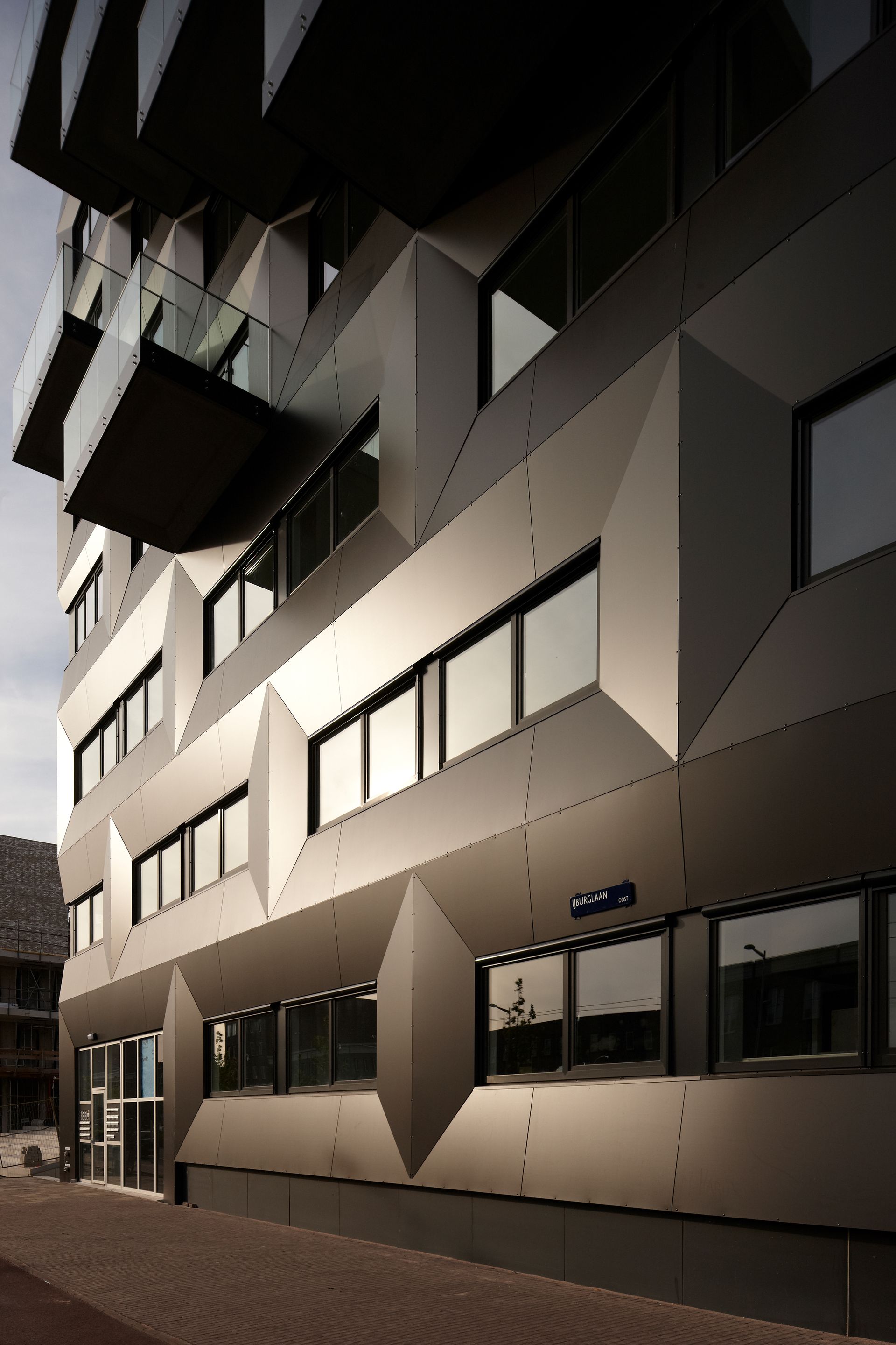Residences, Amsterdam, The Netherlands. For Euramax.  ©Dick Holthuis International Architectural Photographer