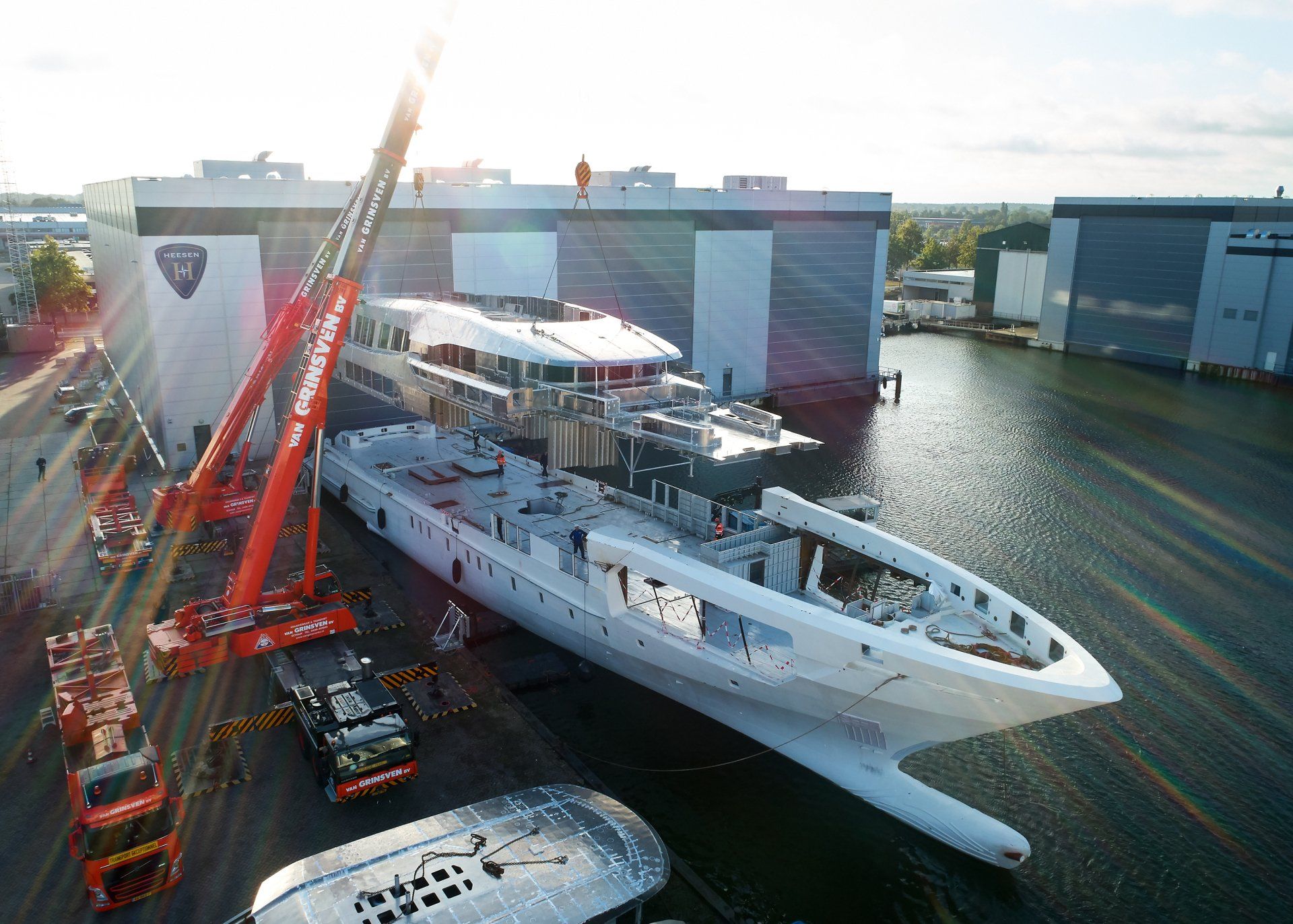 Heesen Yacht 19360 joining hull and superstructure.  ©Dick Holthuis International Yacht Photographer