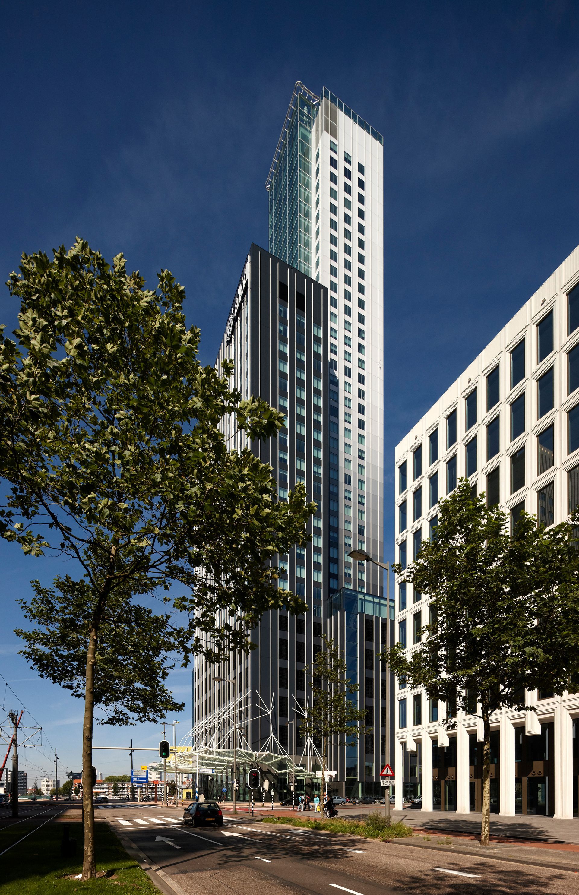 Maastoren, Rotterdam, The Netherlands for Euramax. ©Dick Holthuis International Architectural Photographer