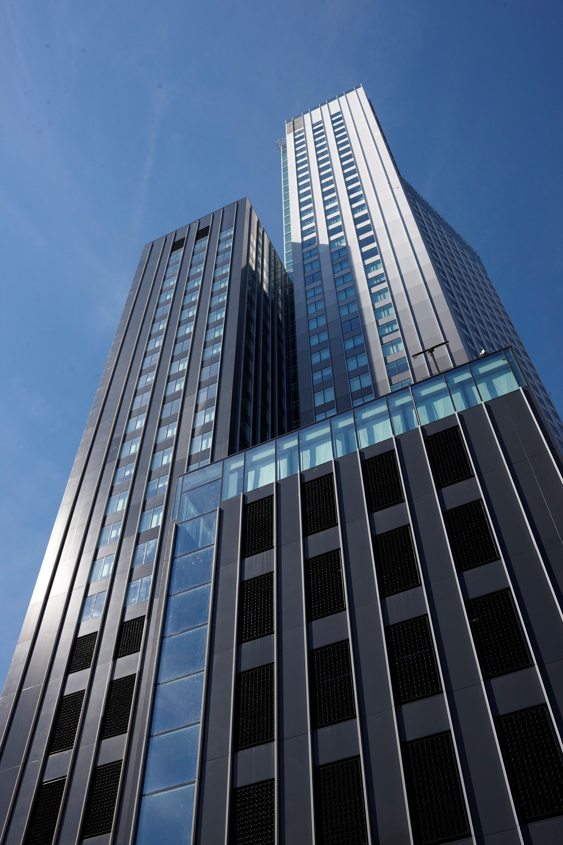 Maastoren, Rotterdam, The Netherlands for Euramax. ©Dick Holthuis International Architectural Photographer