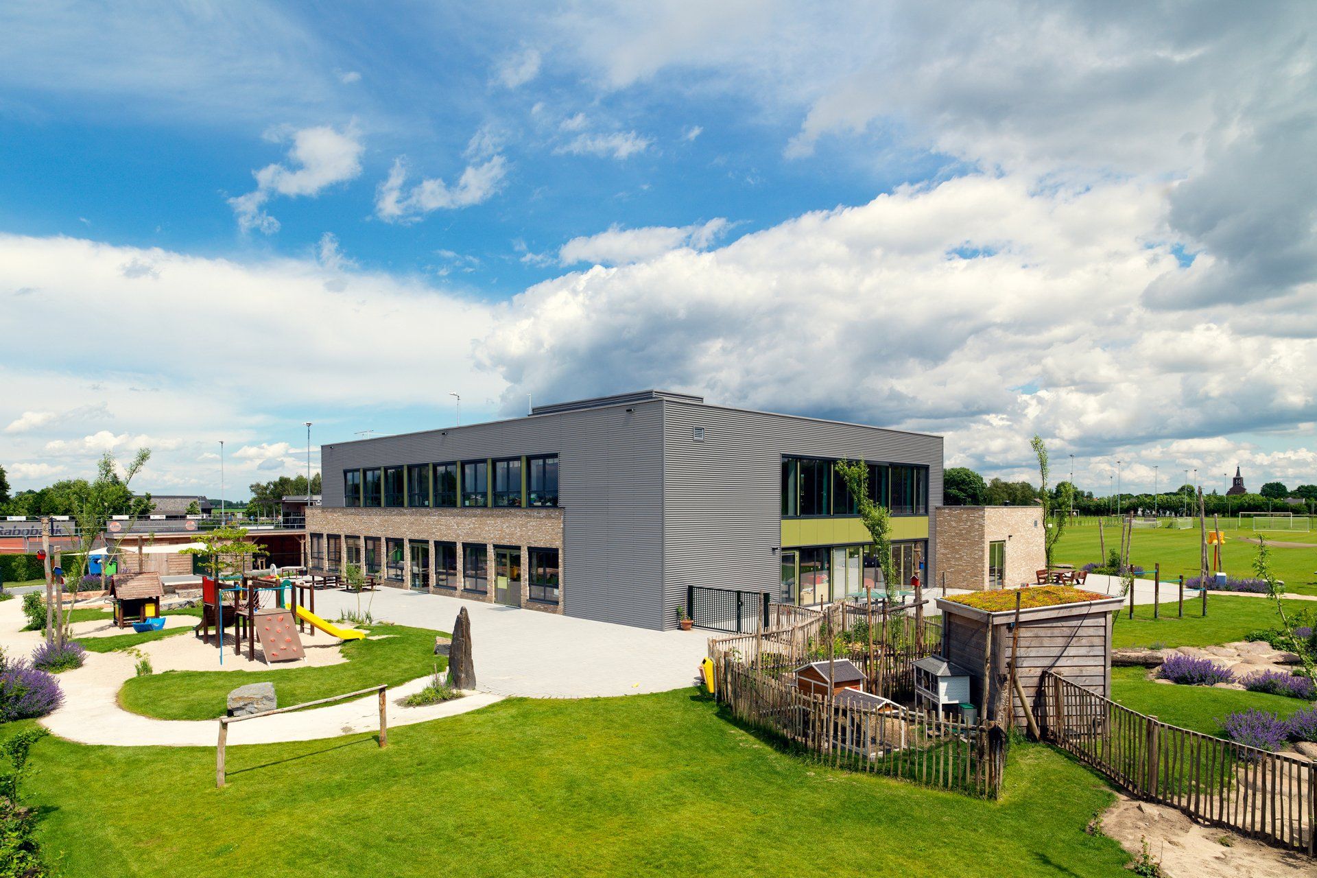 Scholl, Lottum, The Netherlands. For Verheijen Smeets Architecten.  ©Dick Holthuis International Architectural Photographer