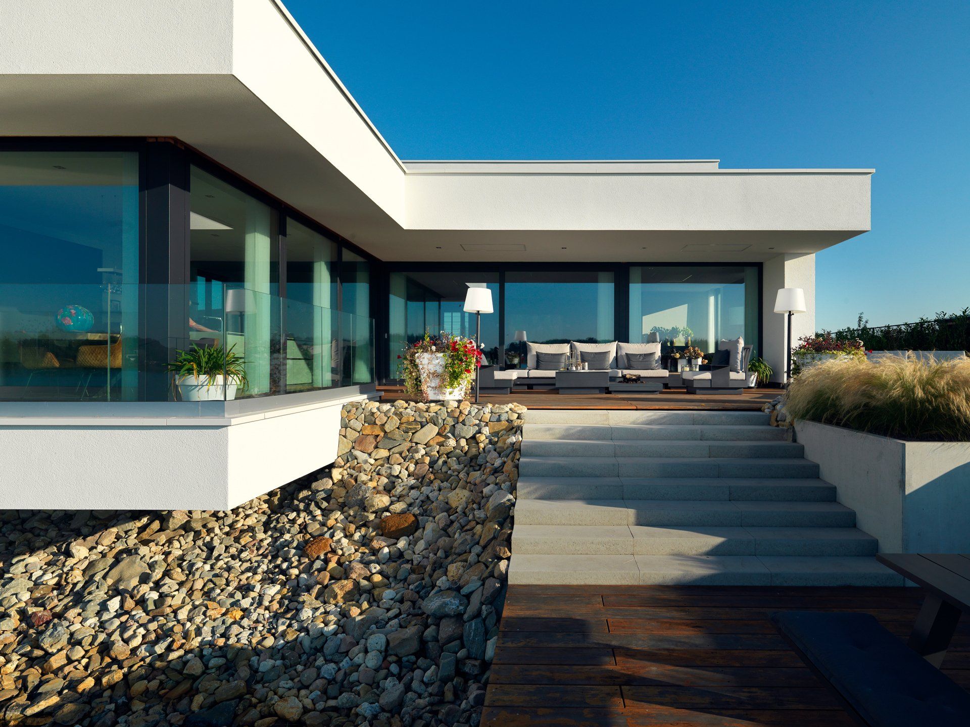 Residence, Arcen, The Netherlands. For Verheijen Smeets Architecten.  ©Dick Holthuis International Architectural Photographer