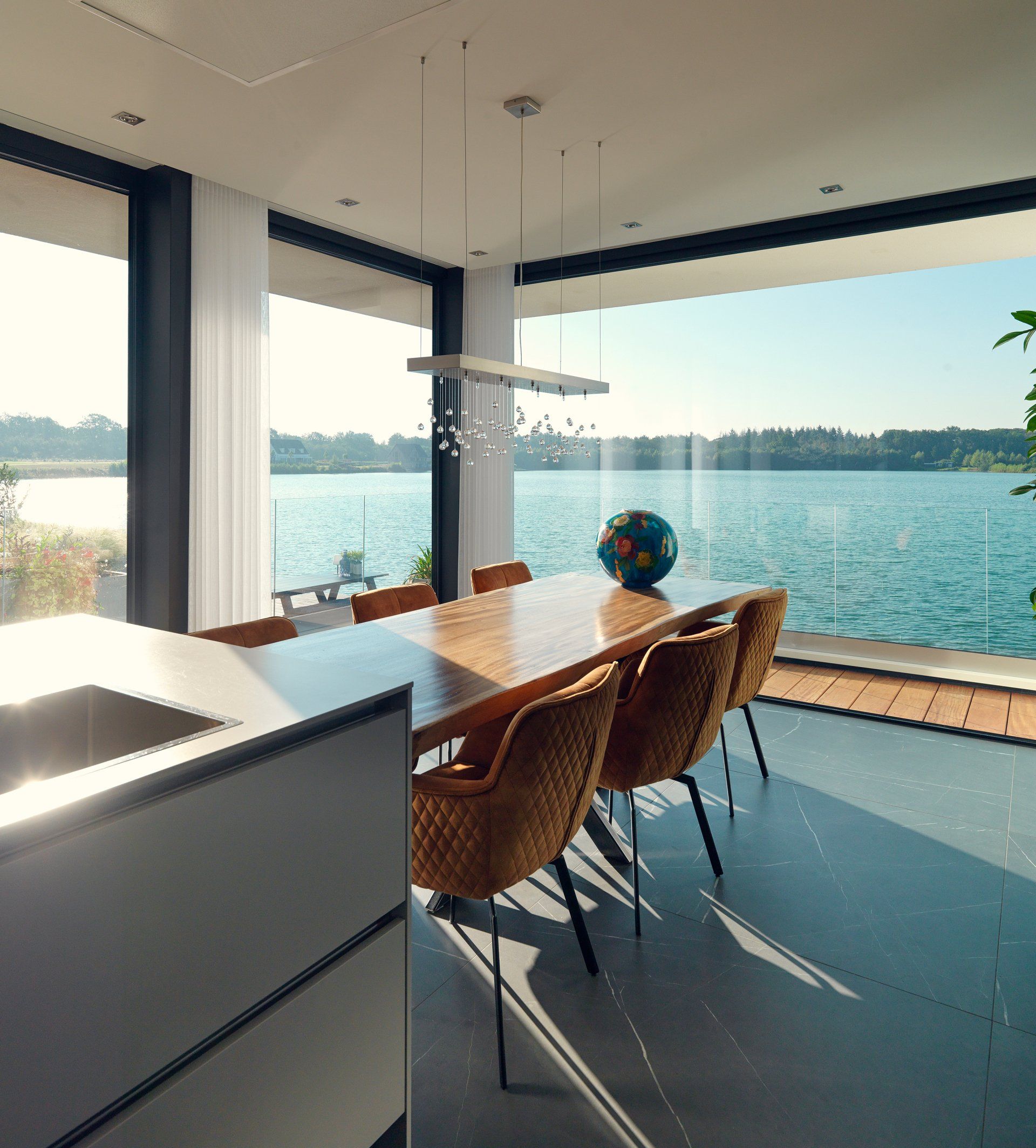 Residence, Arcen, The Netherlands. For Verheijen Smeets Architecten.  ©Dick Holthuis International Architectural Photographer