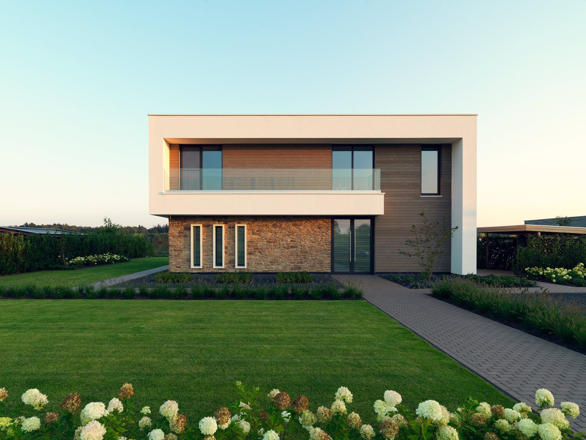 Residence, Arcen, The Netherlands. For Verheijen Smeets Architecten.  ©Dick Holthuis International Architectural Photographer