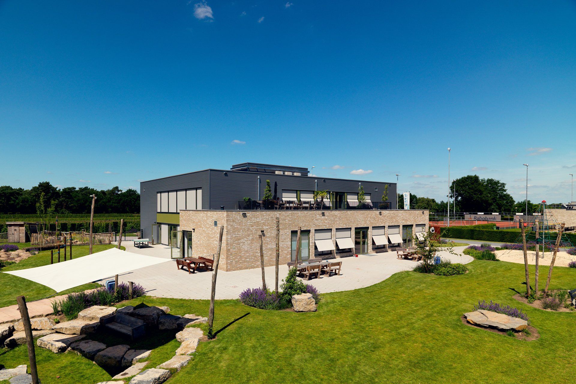 School, Lottum, The Netherlands. For Verheijen Smeets Architecten.  ©Dick Holthuis International Architectural Photographer