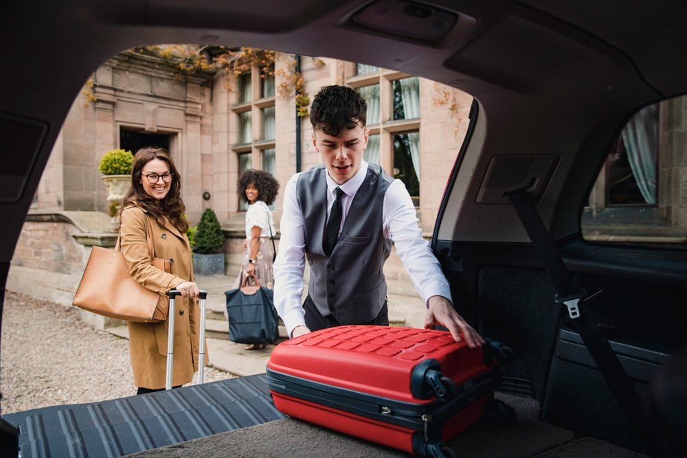 Going Home From Airport — Kalamazoo, MI — Five Star Rides, LLC Going Home From Airport — Kalamazoo, MI — Five Star Rides, LLC