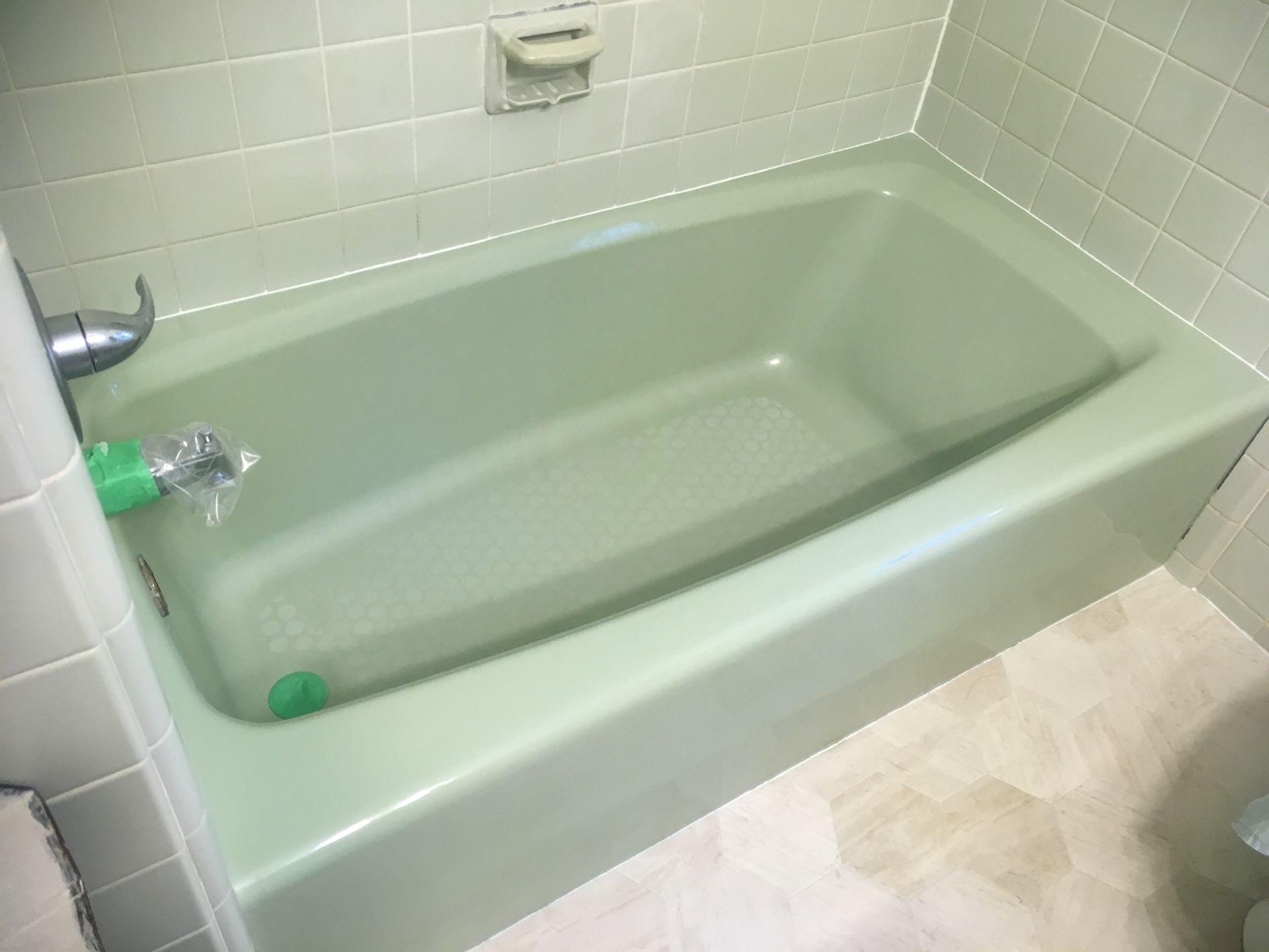 Before Refinishing of Bathtub - Central Illinois | Surface Savers