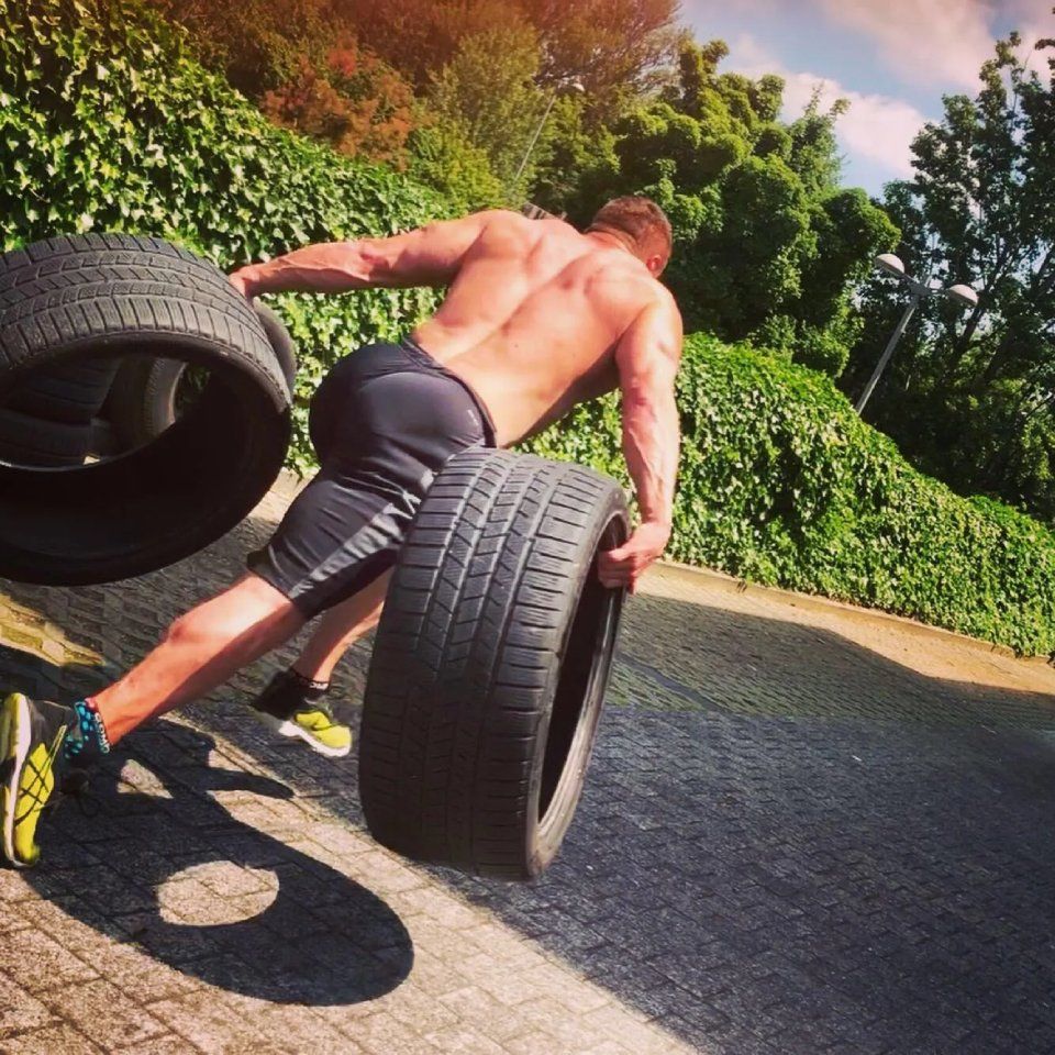 Corso di Spartan con pneumatici