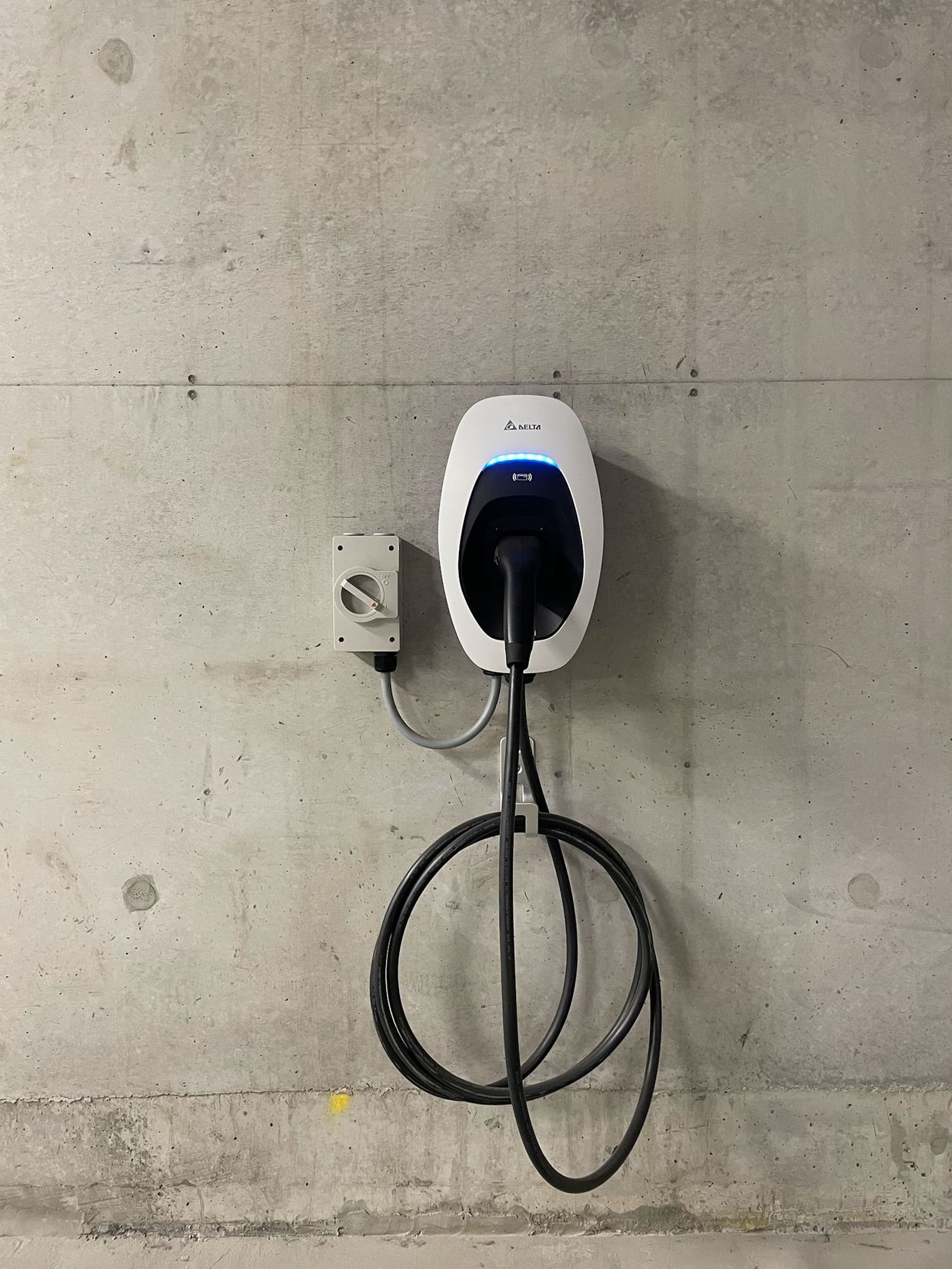 electric vehicle charger installed by quality energy