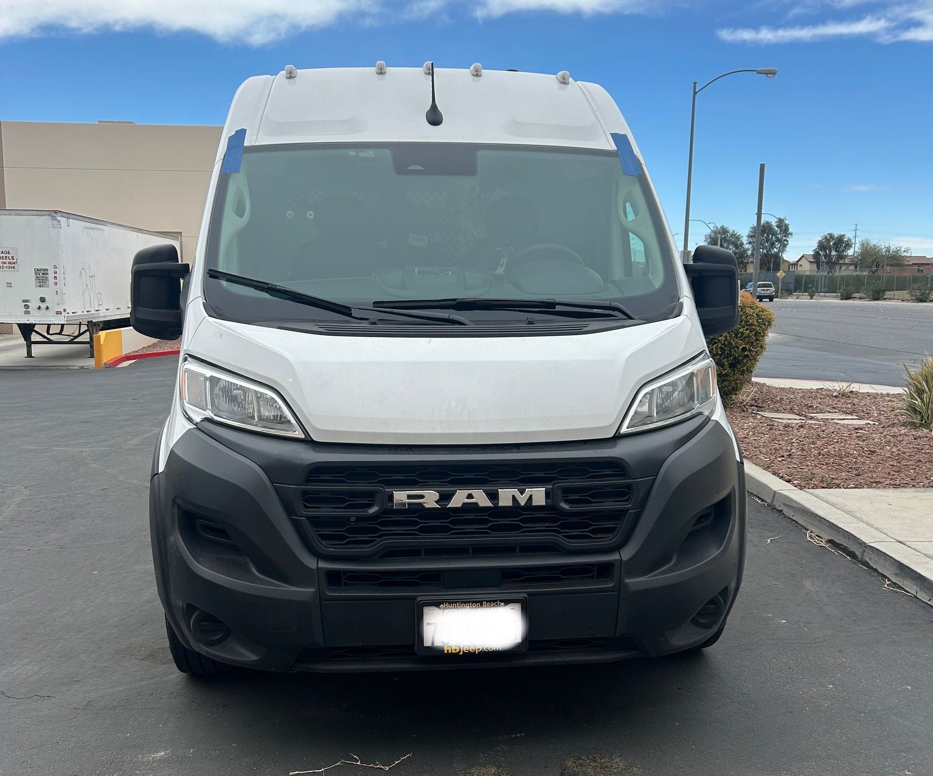 Fleet vehicle windshield replacement service near Henderson, NV